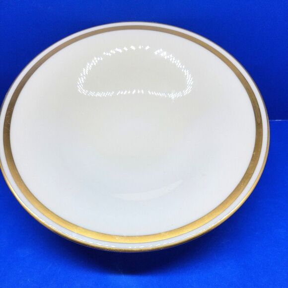 Lenox Pedestal Bowl Gold Trim pristine condition 9-3/8" - Picture 4 of 9